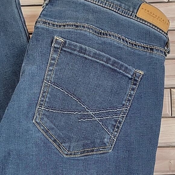 Aeropostale blue denim low-rise bootcut jeans Size 4 - Picture 2 of 16